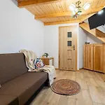 Apartment Dom Krawca - Pod Chojnikiem *
