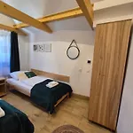Dom Krawca - Pod Chojnikiem Apartment