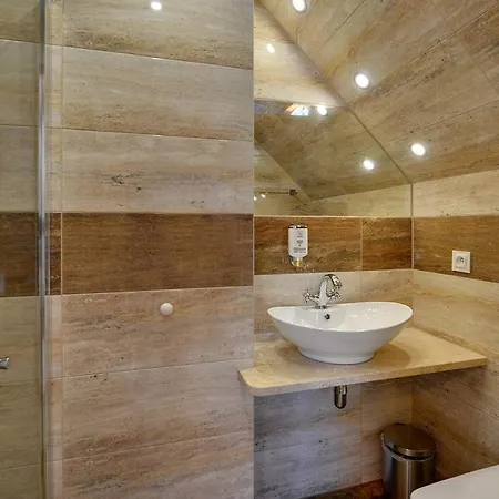 Apartment Dom Krawca - Pod Chojnikiem