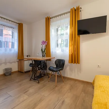 Dom Krawca - Pod Chojnikiem Apartmán