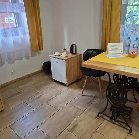 Apartment Dom Krawca - Pod Chojnikiem